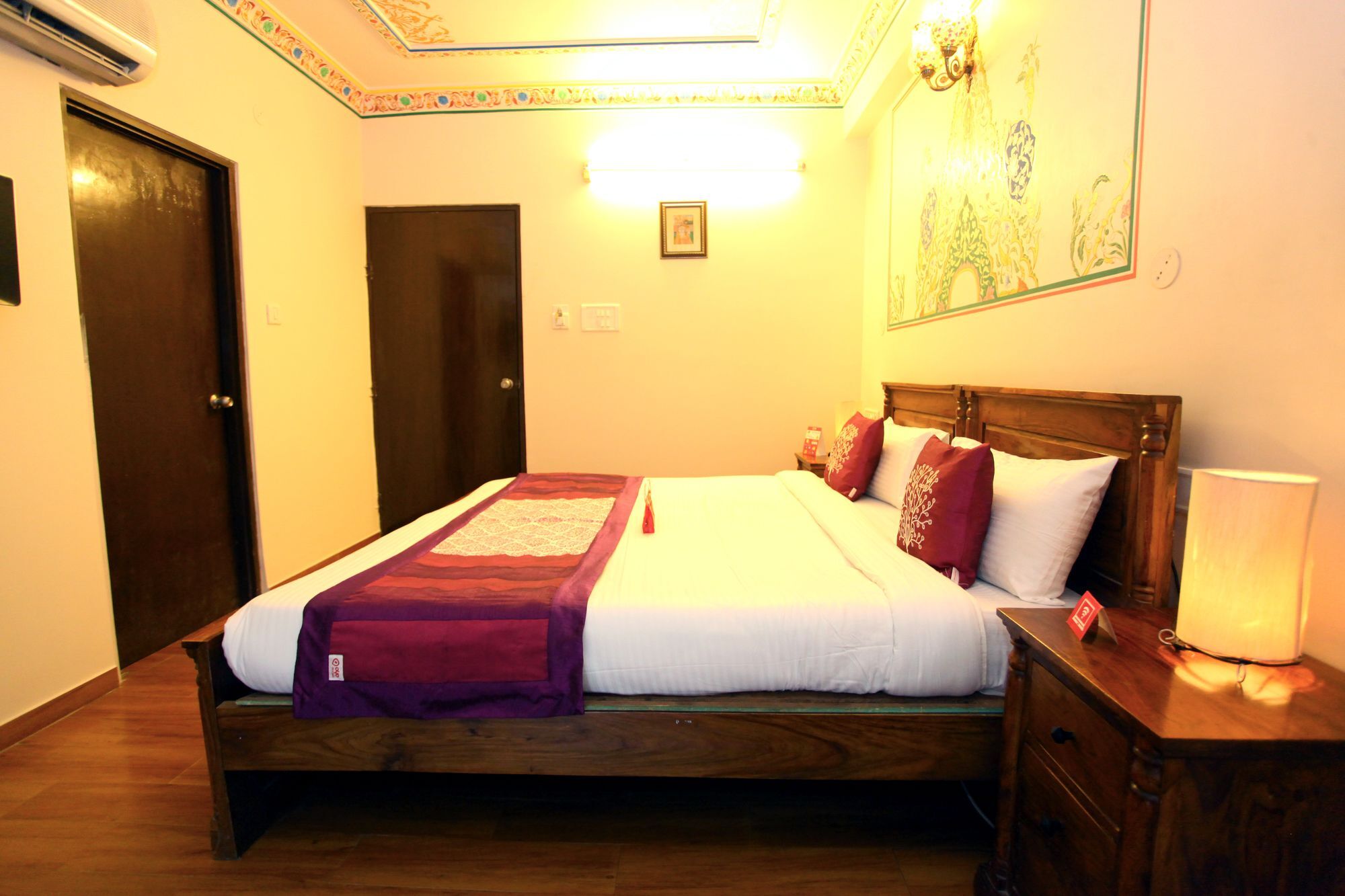 OYO 2105 Hotel Royal Sheraton Divisione di Divisione di Jaipur Esterno foto